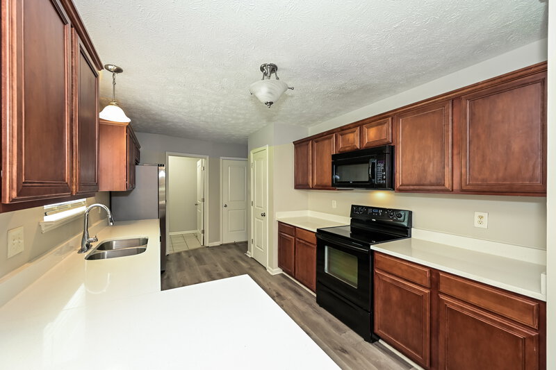 2,295/Mo, 412 Elegance Way Hermitage, TN 37076 Kitchen View 2