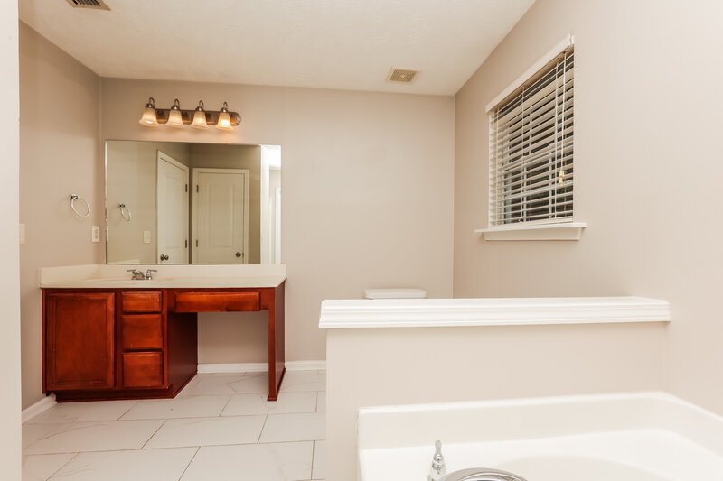 2,445/Mo, 412 Elegance Way Hermitage, TN 37076 Main Bathroom View 2