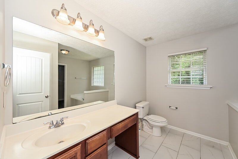 2,295/Mo, 412 Elegance Way Hermitage, TN 37076 Main Bathroom View