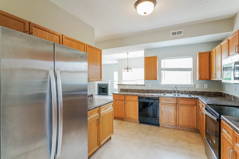 2,165/Mo, 7424 Maggie Dr Antioch, TN 37013 Kitchen View 2