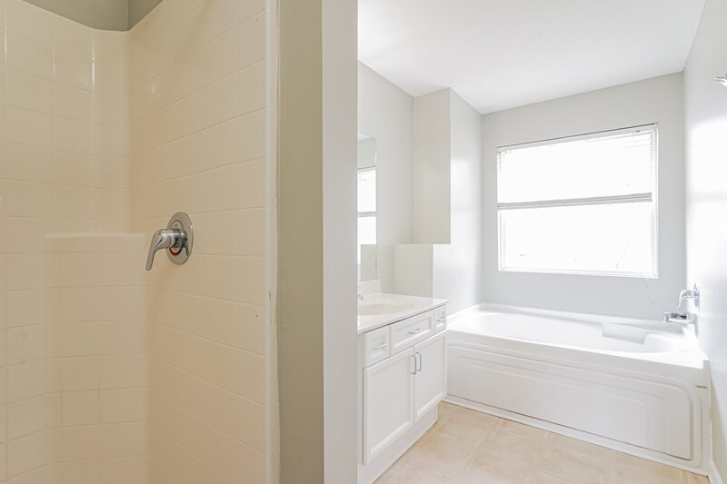 2,165/Mo, 7424 Maggie Dr Antioch, TN 37013 Main Bathroom View