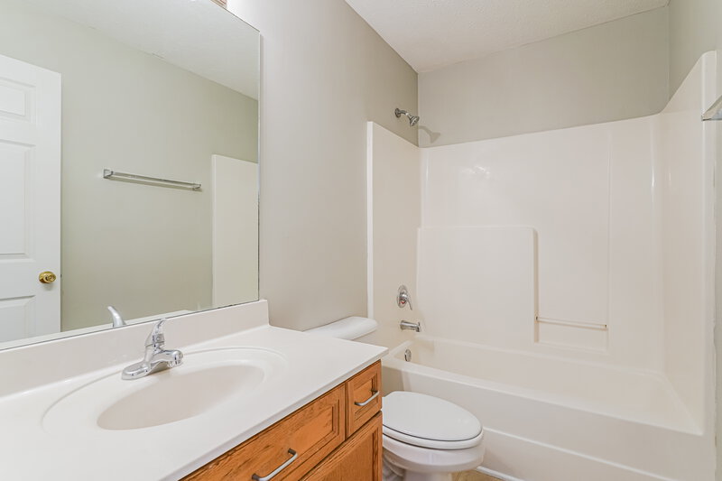 2,165/Mo, 7424 Maggie Dr Antioch, TN 37013 Bathroom View