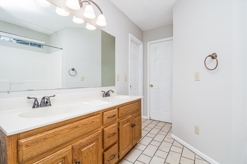 2,555/Mo, 300 Stafford Ct Smyrna, TN 37167 Master Bathroomlarge View