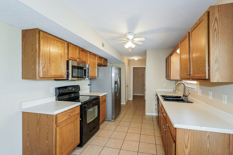 2,140/Mo, 1423 Pagosa Ct Murfreesboro, TN 37130 Kitchen View