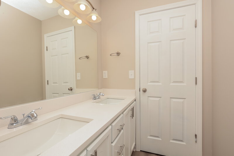 2,360/Mo, 3012 Deer Trail Dr Spring Hill, TN 37174 Main Bathroom View 2
