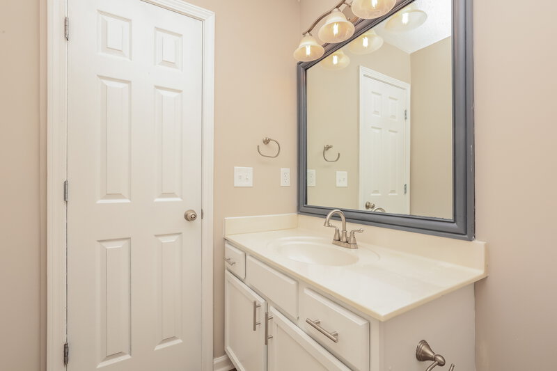 2,360/Mo, 3012 Deer Trail Dr Spring Hill, TN 37174 Bathroom View 2