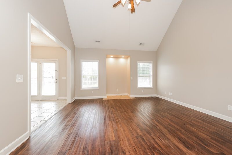 2,585/Mo, 114 Nick Price Dr Murfreesboro, TN 37129 Living Room View