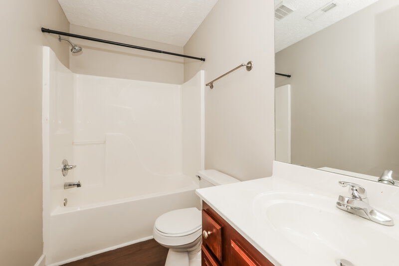 2,585/Mo, 114 Nick Price Dr Murfreesboro, TN 37129 Bathroom View