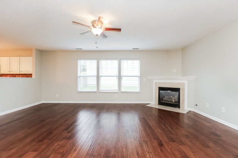 2,215/Mo, 202 Callaway Farms Dr Smyrna, TN 37167 Living Room View 2