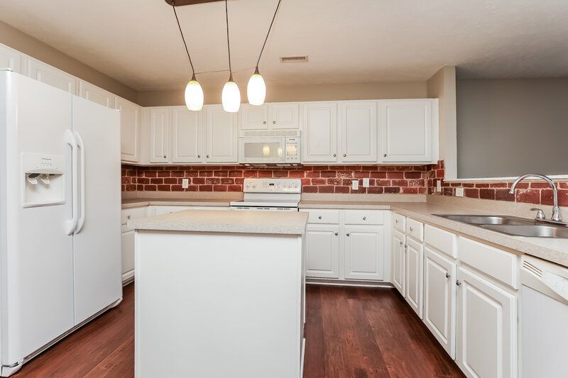 2,215/Mo, 202 Callaway Farms Dr Smyrna, TN 37167 Kitchen View