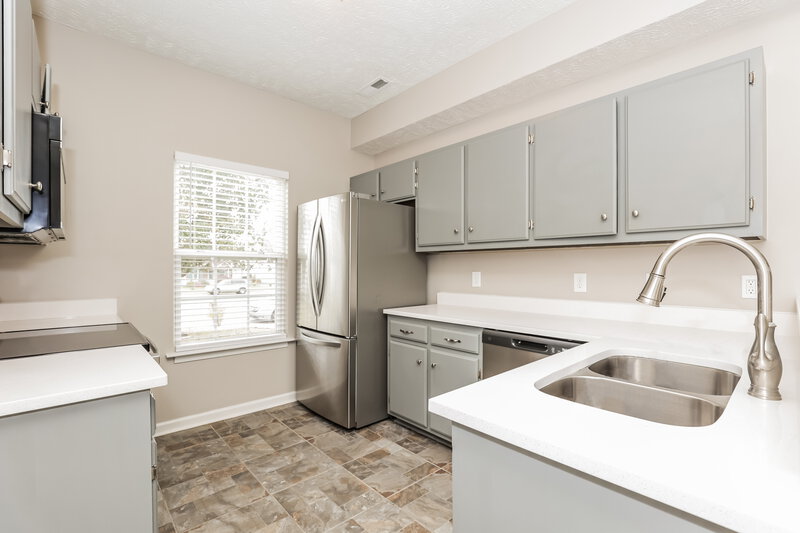 1,995/Mo, 428 Drexel Ct Murfreesboro, TN 37128 Kitchen View 2