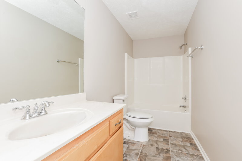 1,995/Mo, 428 Drexel Ct Murfreesboro, TN 37128 Bathroom View