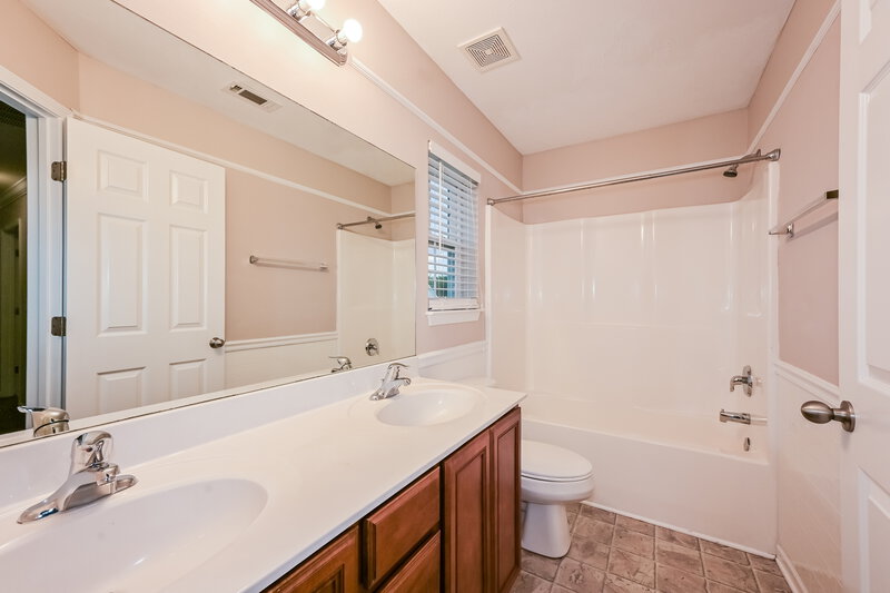 2,440/Mo, 310 Sarava Ln Smyrna, TN 37167 Bathroom View