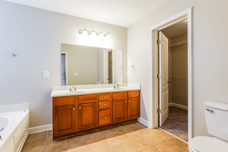 2,585/Mo, 109 Judson Dr Hendersonville, TN 37075 Bathroom View