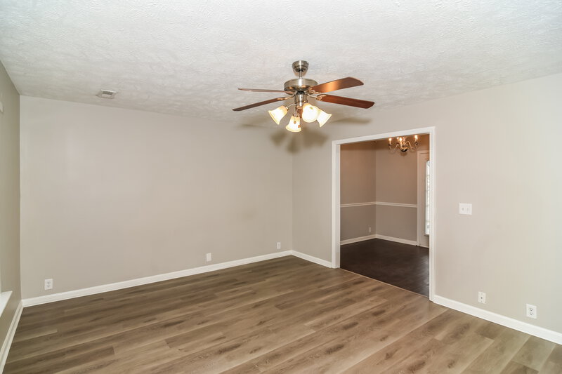 1,925/Mo, 1401 Fall Parkway Murfreesboro, TN 37129 Living Room View