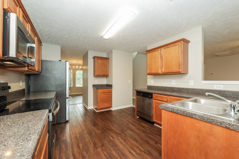 2,170/Mo, 632 Elderberry Way Murfreesboro, TN 37128 Kitchen View 2