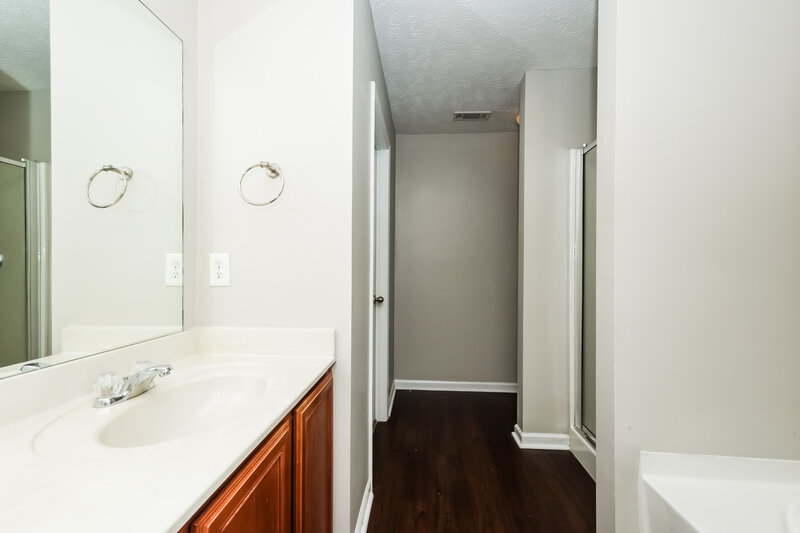 2,170/Mo, 632 Elderberry Way Murfreesboro, TN 37128 Main Bathroom View 2