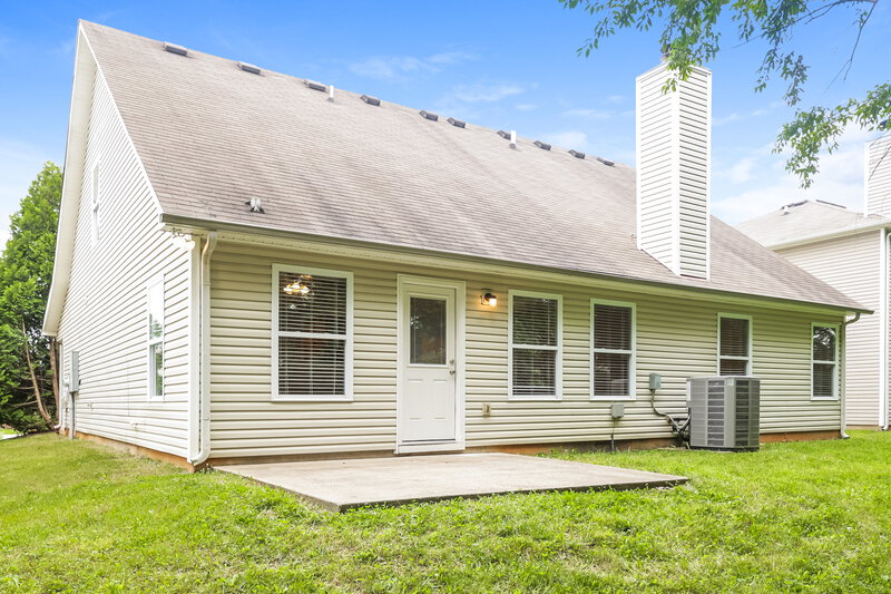 2,170/Mo, 632 Elderberry Way Murfreesboro, TN 37128 Rear View