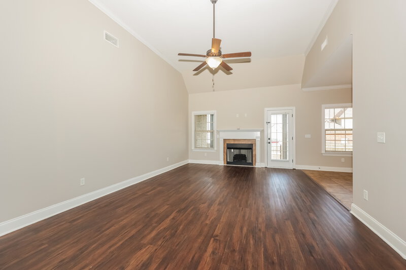 2,290/Mo, 1703 Drayton Dr Murfreesboro, TN 37130 Living Room View 2
