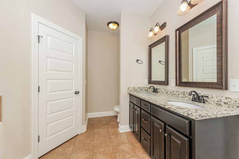 2,290/Mo, 1703 Drayton Dr Murfreesboro, TN 37130 Main Bathroom View 2