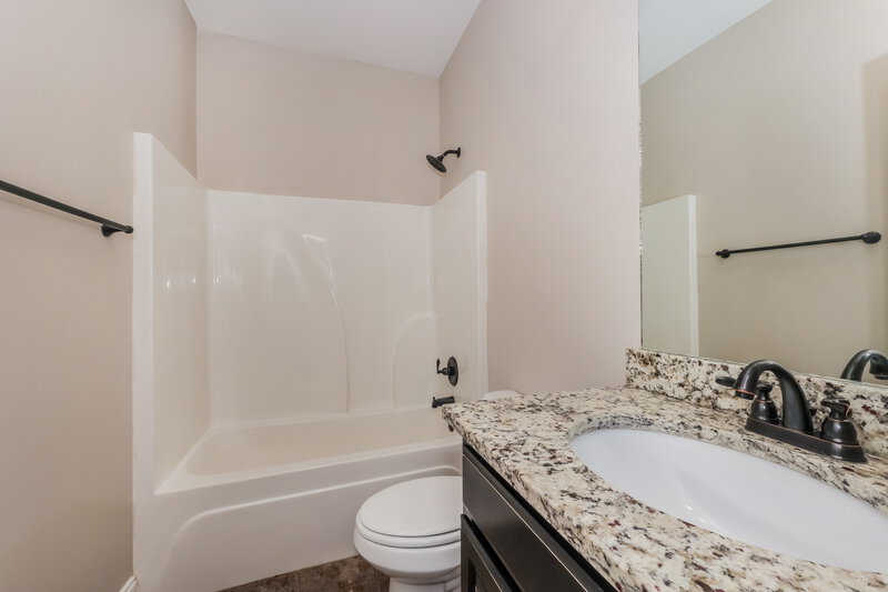 2,290/Mo, 1703 Drayton Dr Murfreesboro, TN 37130 Bathroom View