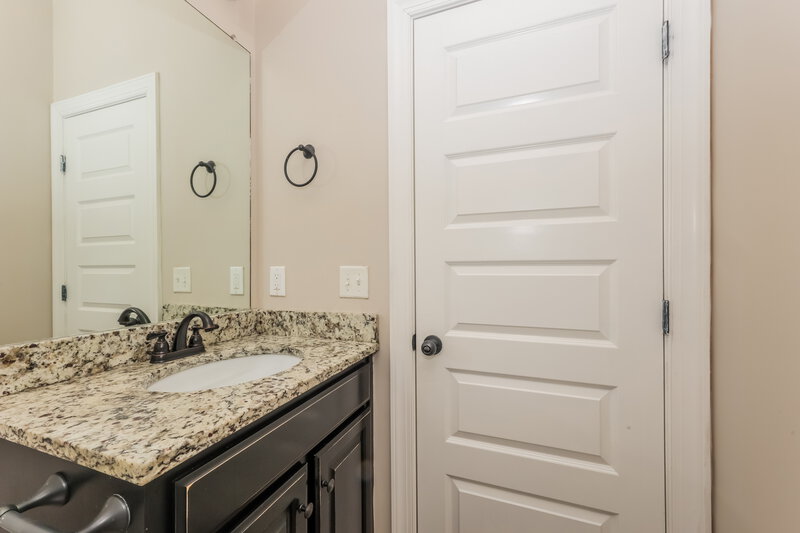2,290/Mo, 1703 Drayton Dr Murfreesboro, TN 37130 Bathroom View 2