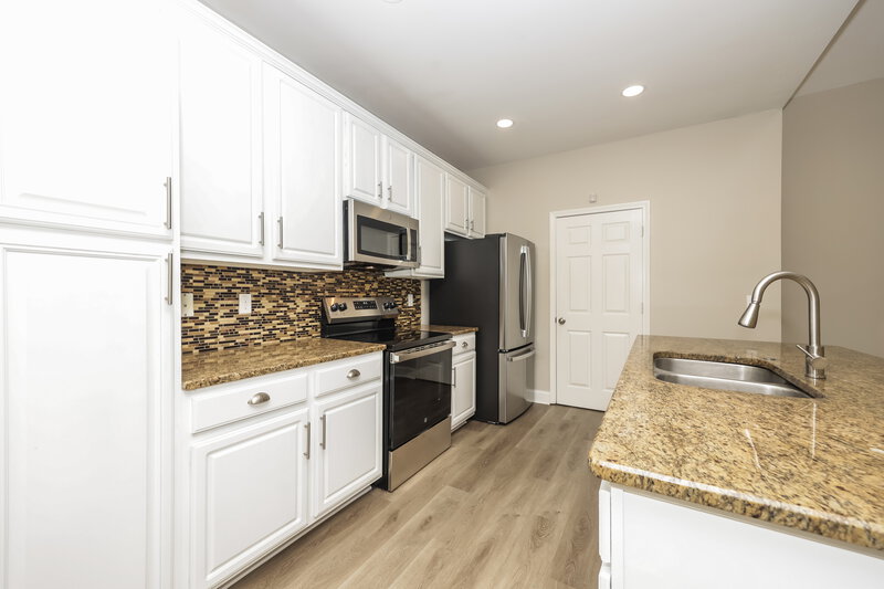 2,195/Mo, 4648 Indian Summer Dr Nashville, TN 37207 Kitchen View 2