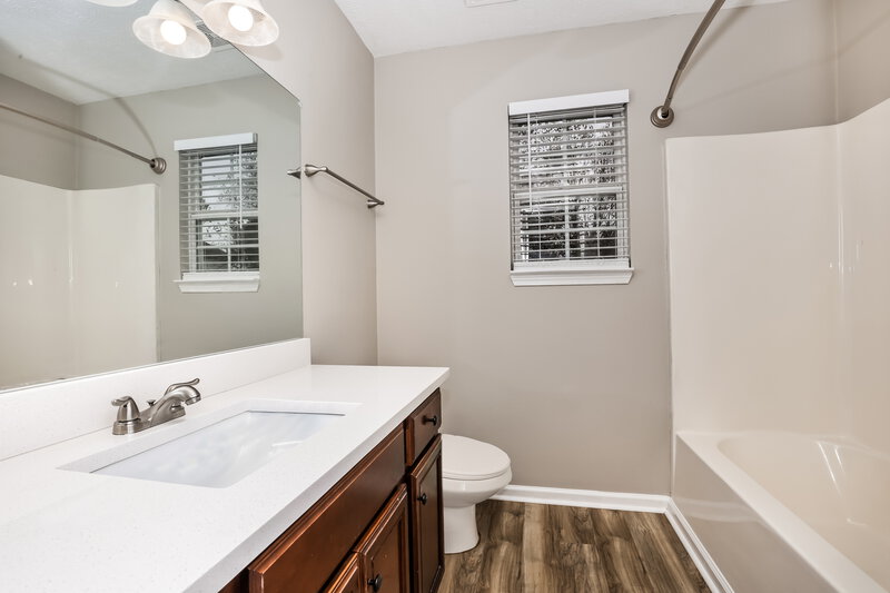 1,730/Mo, 1624 Saint Andrews Dr Murfreesboro, TN 37128 Main Bathroom View