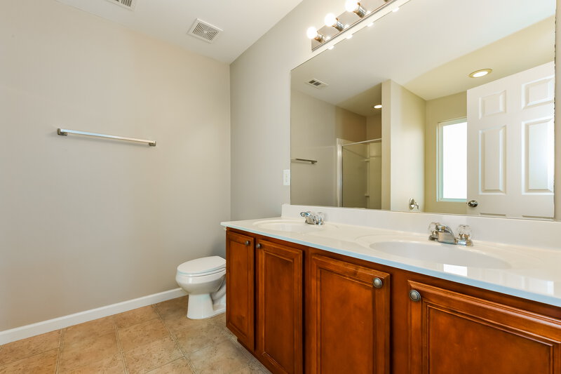 2,130/Mo, 833 Creek Oak Dr Murfreesboro, TN 37128 Main Bathroom View