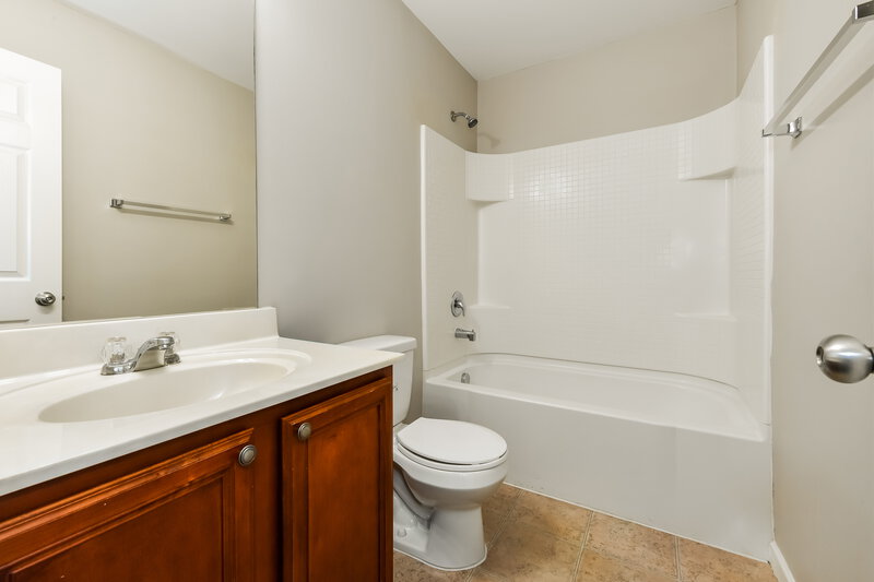 2,130/Mo, 833 Creek Oak Dr Murfreesboro, TN 37128 Bathroom View
