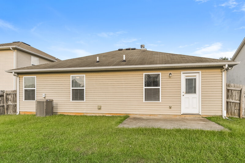 2,130/Mo, 833 Creek Oak Dr Murfreesboro, TN 37128 Rear View