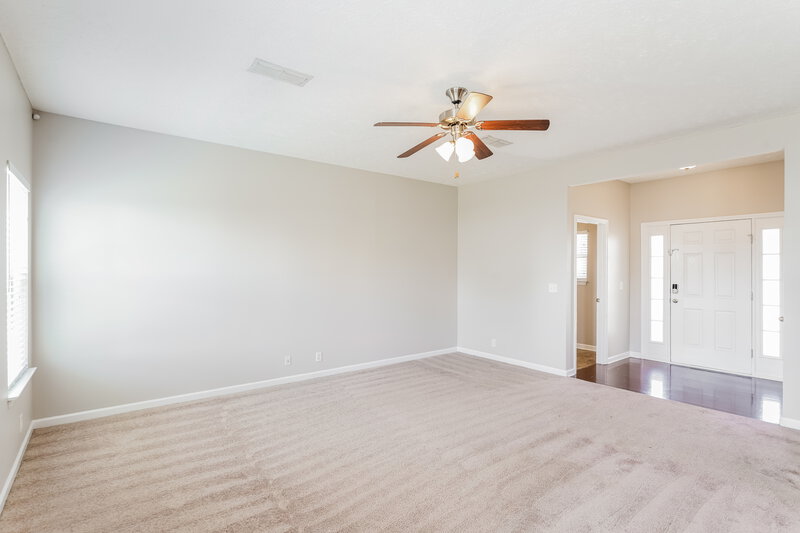 2,285/Mo, 1719 Damascus Rd Murfreesboro, TN 37128 Living Room View 2