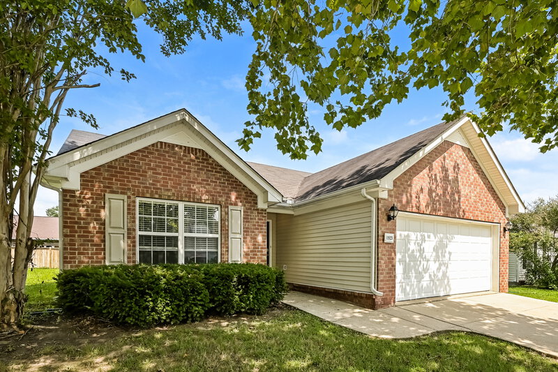 2,010/Mo, 1923 Colyn Ave Murfreesboro, TN 37128 Front View