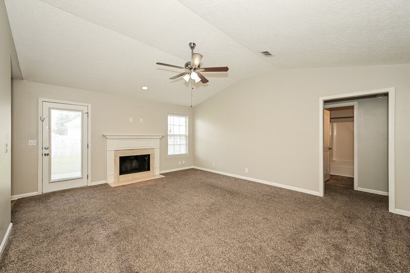 2,010/Mo, 1923 Colyn Ave Murfreesboro, TN 37128 Living Room View 2