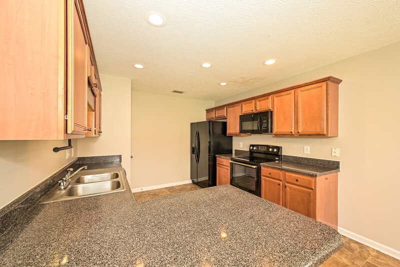 2,010/Mo, 1923 Colyn Ave Murfreesboro, TN 37128 Kitchen View