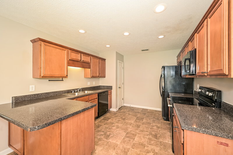2,010/Mo, 1923 Colyn Ave Murfreesboro, TN 37128 Kitchen View 2