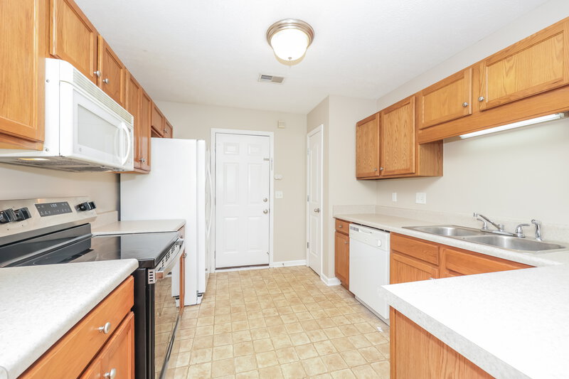 1,690/Mo, 1102 Nahanee Ct Murfreesboro, TN 37130 Kitchen View
