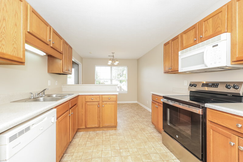 1,690/Mo, 1102 Nahanee Ct Murfreesboro, TN 37130 Kitchen View 2