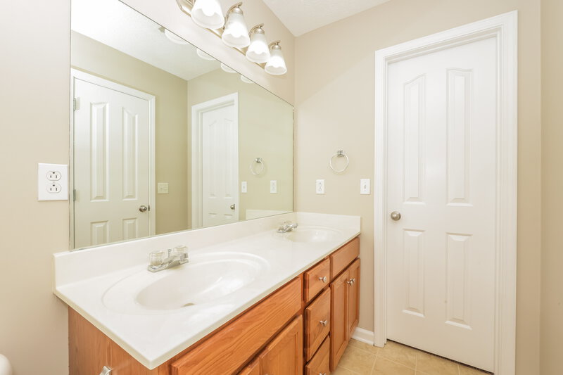 1,690/Mo, 1102 Nahanee Ct Murfreesboro, TN 37130 Main Bathroom View 2
