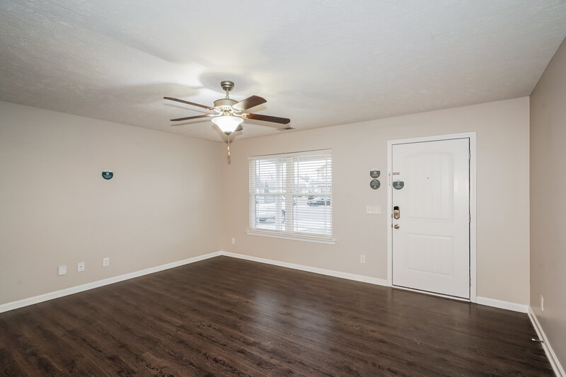 2,100/Mo, 2789 Windwalker Ct Murfreesboro, TN 37128 Living Room View