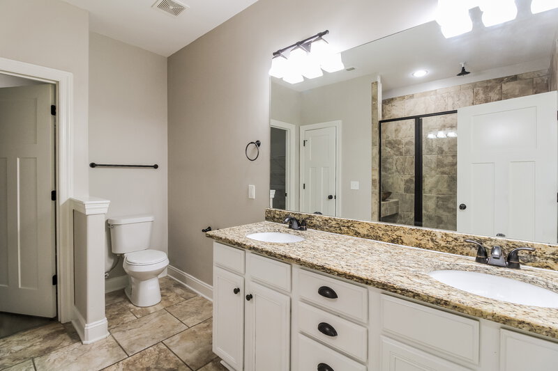 3,640/Mo, 2640 Candlewick Ct Murfreesboro, TN 37127 Main Bathroom View