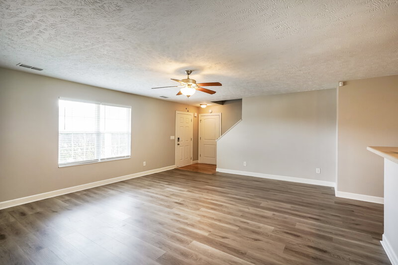 2,325/Mo, 4860 Compassion Ln Murfreesboro, TN 37128 Living Room View 2