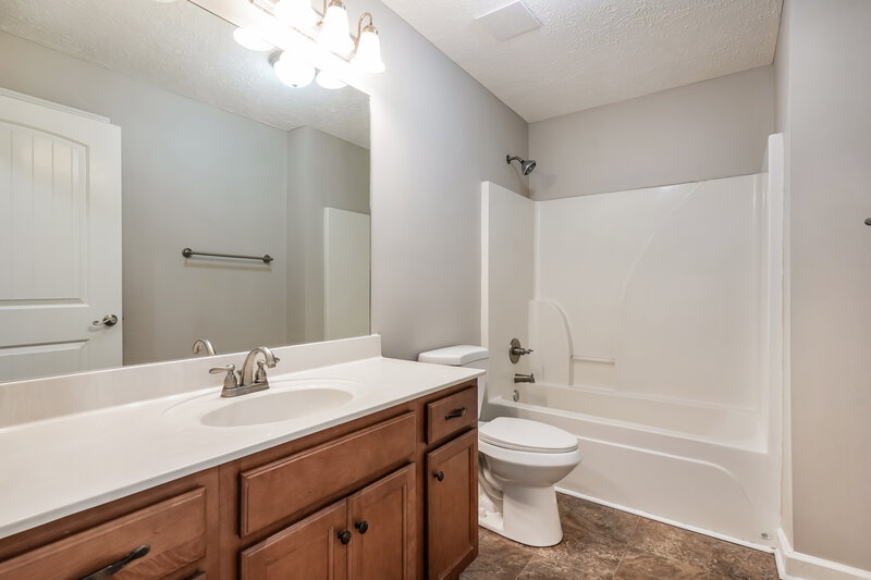 2,325/Mo, 4860 Compassion Ln Murfreesboro, TN 37128 Main Bathroom View