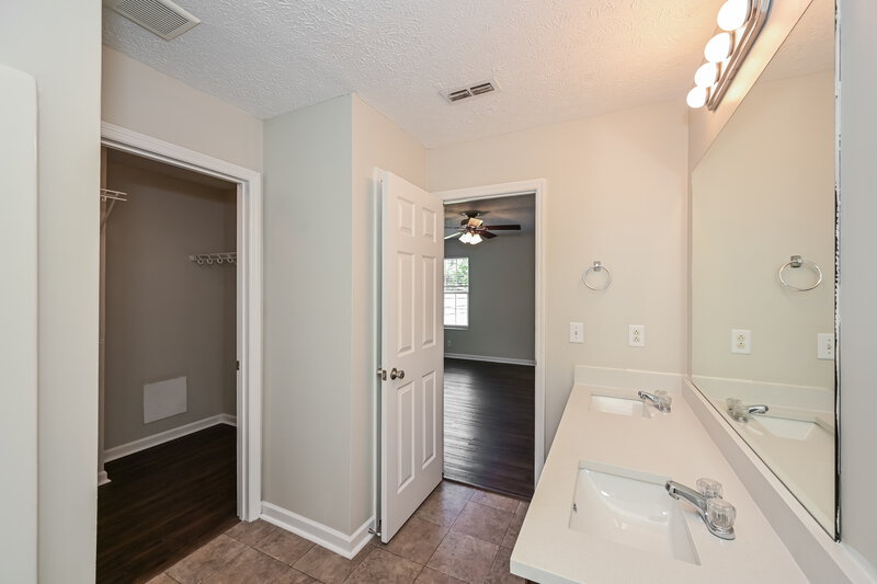 2,335/Mo, 2722 Apostle Ln Murfreesboro, TN 37129 Main Bathroom View 2