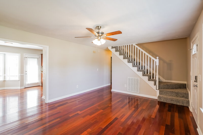 2,170/Mo, 906 Tal Ln La Vergne, TN 37086 Living Room View