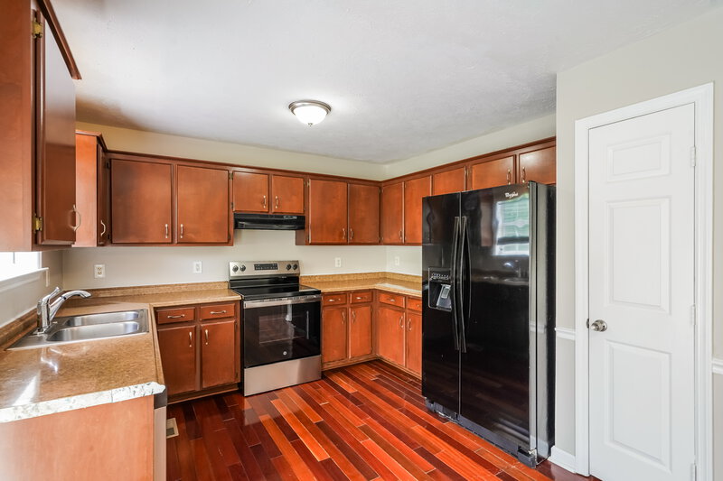 2,170/Mo, 906 Tal Ln La Vergne, TN 37086 Kitchen View