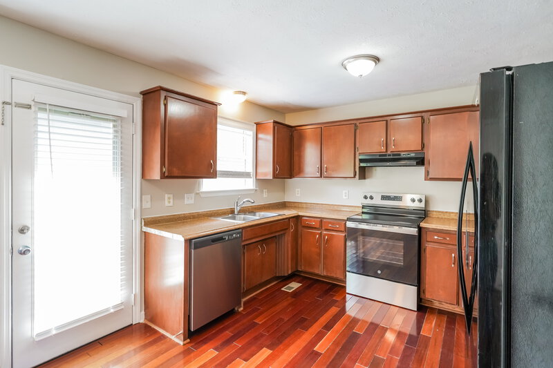 2,170/Mo, 906 Tal Ln La Vergne, TN 37086 Kitchen View 2