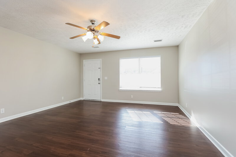 3,140/Mo, 3734 Chipara Dr Murfreesboro, TN 37128 Living Room View 2