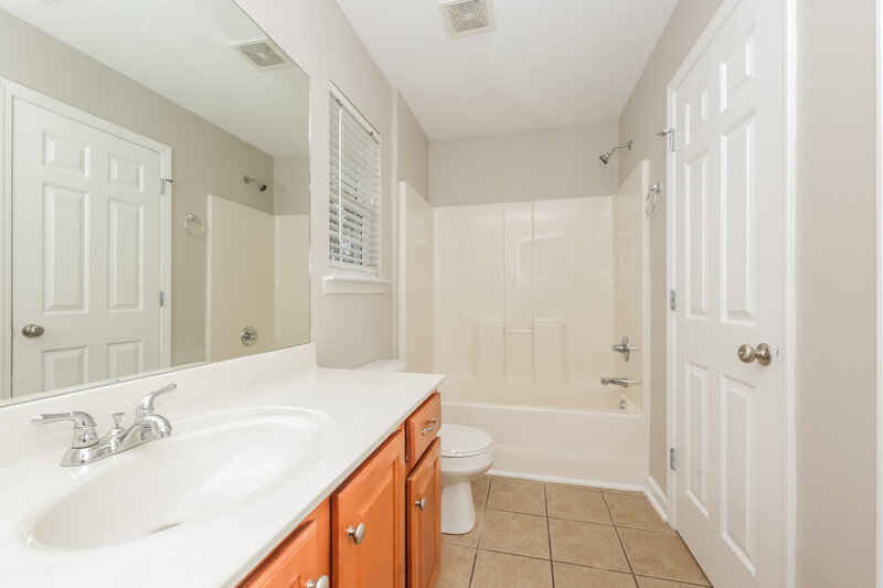1,935/Mo, 237 Titans Cir Murfreesboro, TN 37127 Bathroom View 2