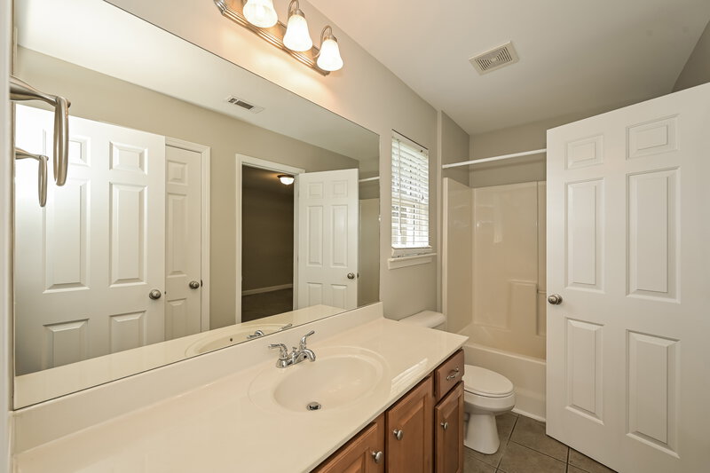 2,285/Mo, 237 Titans Cir Murfreesboro, TN 37127 Bathroom View